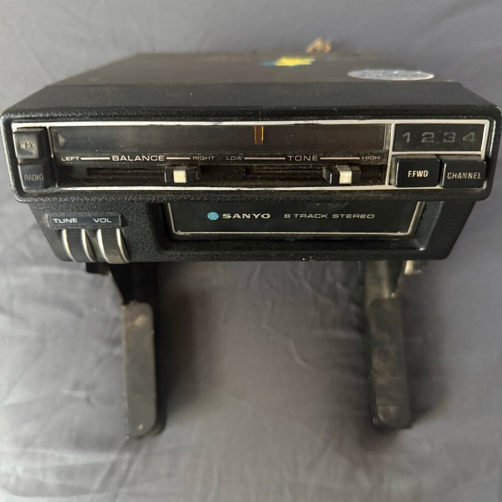 Vintage Sanyo FT-863M 8 Track Car Stereo Tape Player FM Radio 4 Channel Japan